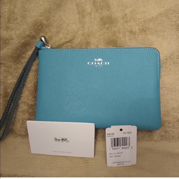 Blue coach wristlet - Picture 4 of 4